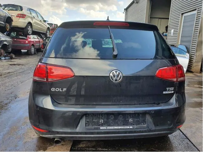 Luz trasera derecha Volkswagen Golf