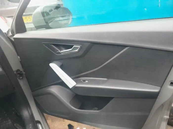 Tapizado de puerta de 4 puertas derecha delante Audi Q2