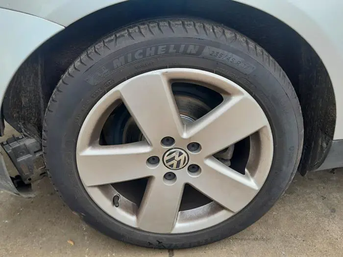 Juego de llantas y neumáticos Volkswagen Passat