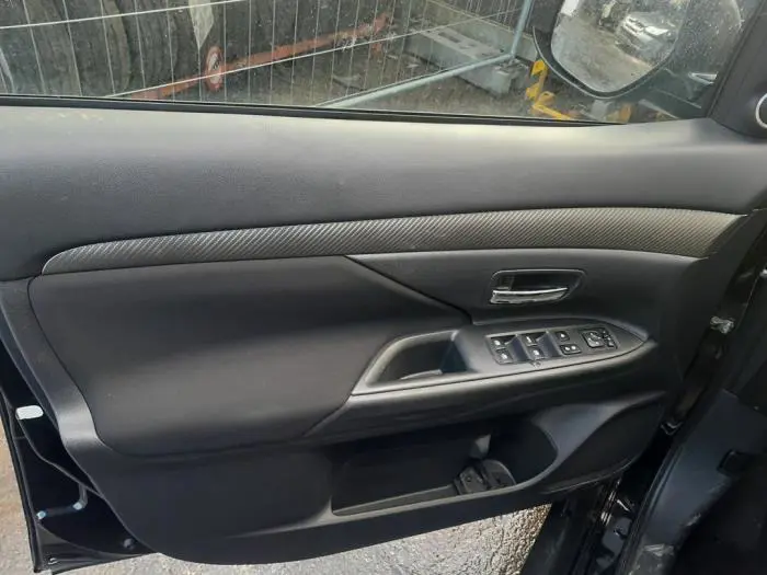 Tapizado de puerta de 4 puertas izquierda delante Mitsubishi Outlander