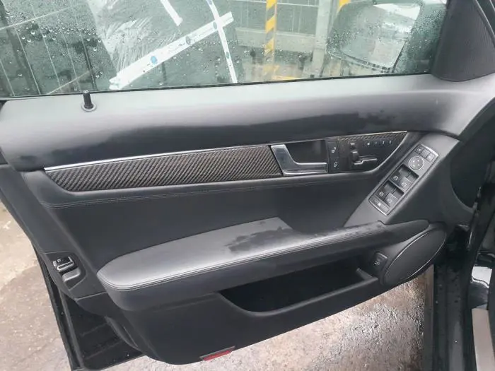 Tapizado de puerta de 4 puertas izquierda delante Mercedes C-Klasse