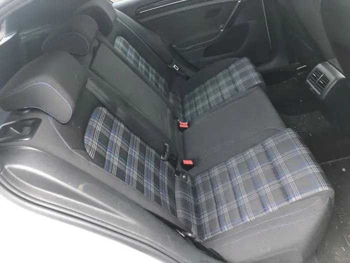 Cinturón de seguridad izquierda detrás Volkswagen Golf
