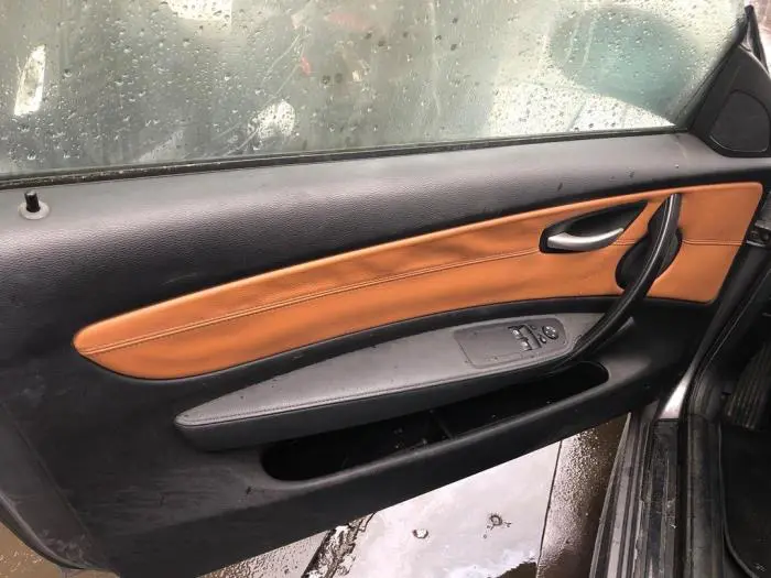 Tapizado de puerta de 2 puertas izquierda BMW 1-Serie