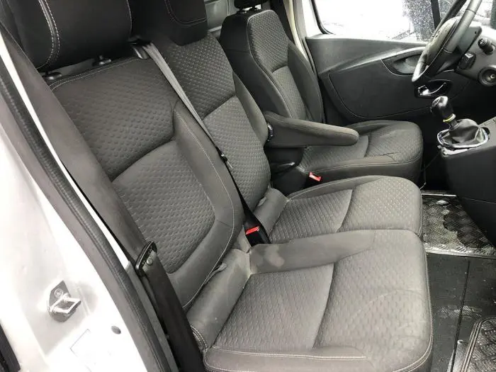 Cinturón de seguridad derecha delante Opel Vivaro