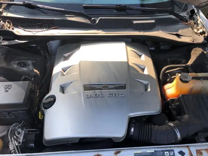 Chapa protectora motor Chrysler 300 C