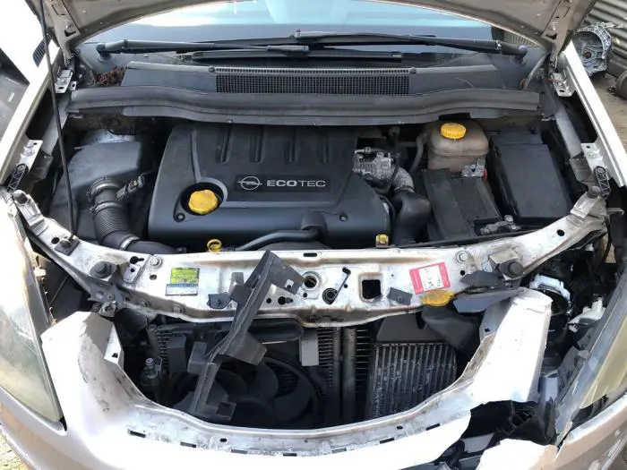 Radiador de aire acondicionado Opel Zafira B