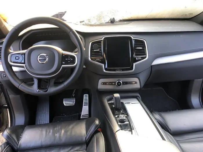 Controlador de pantalla multimedia Volvo XC90
