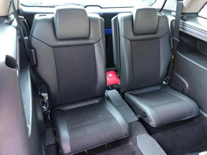 Cinturón de seguridad izquierda detrás Opel Zafira B