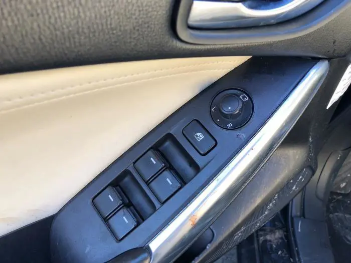 Interruptor de retrovisor Mazda 6.
