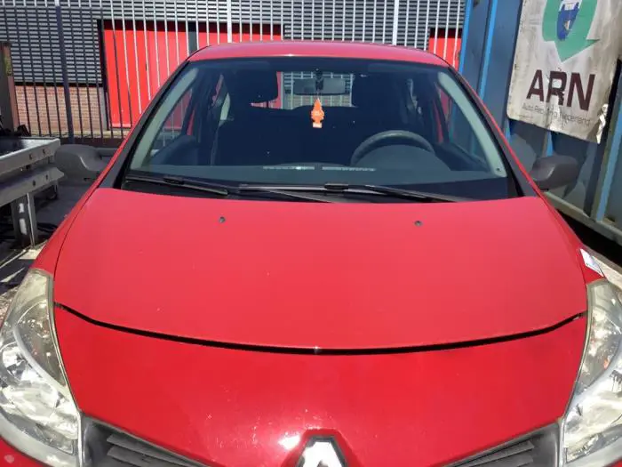 Capó Renault Clio