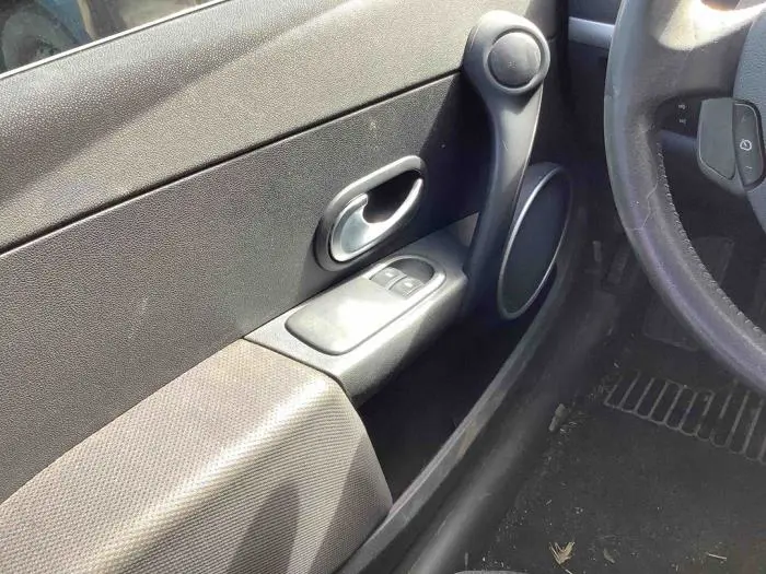 Interruptor de ventanilla eléctrica Renault Clio