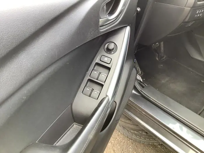 Interruptor de ventanilla eléctrica Mazda 6.