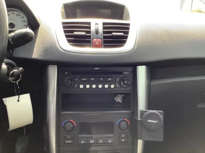 Reproductor de CD y radio Peugeot 207